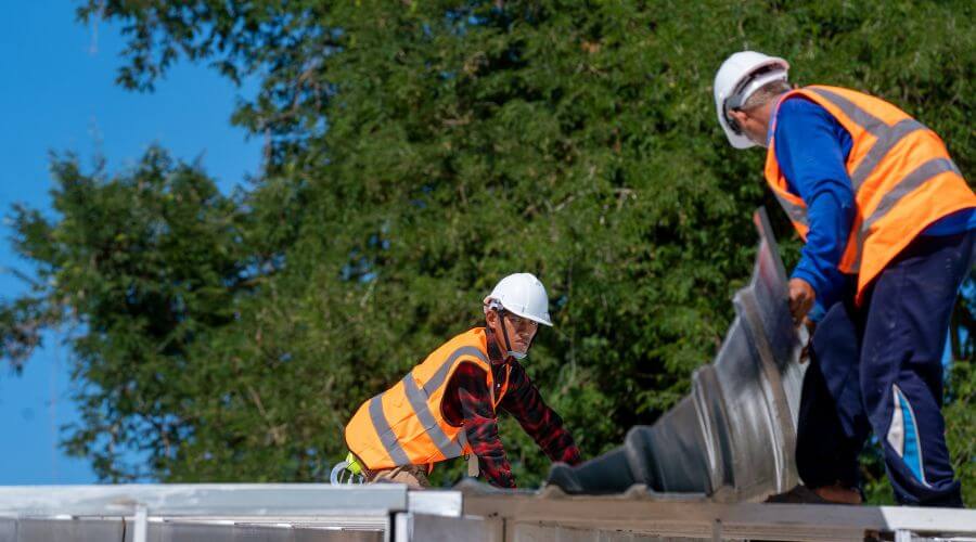 Professional gutter cleaning in Raymond, MN